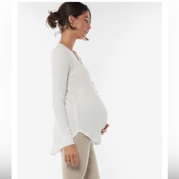 Bae the label “ On My Mind Button Henley* “ maternity and nursing top - Picture 8 of 9